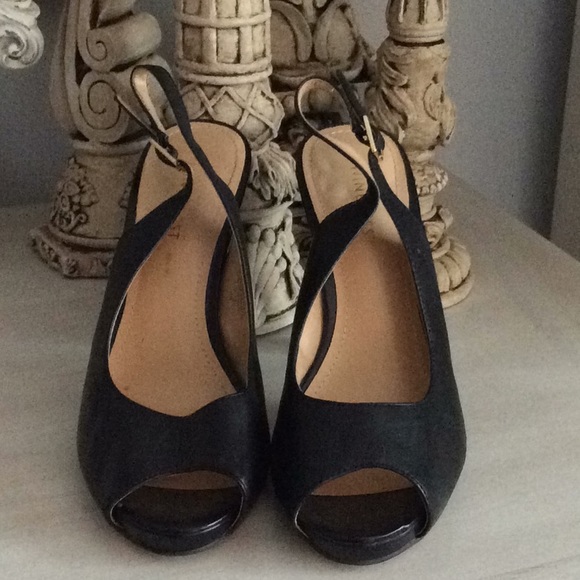 Shoes - Picture 2 of 3